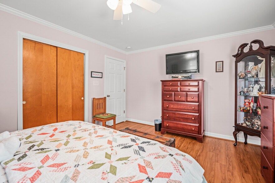 More Photos Of 128 Killian Farm Rd, Stanley Medical For Lease