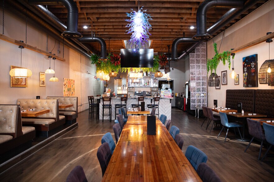 More Photos Of 812 Main St, Caldwell Storefront For Sale