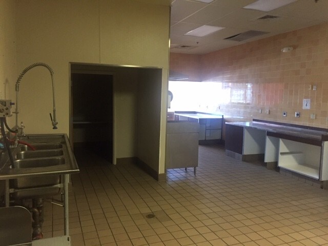 More Photos Of 262 Highland Ave, Salem Storefront For Lease