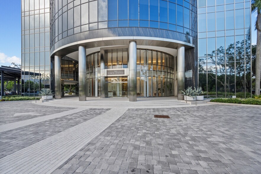 More Photos Of 5355 Town Center Rd, Boca Raton Office For Lease