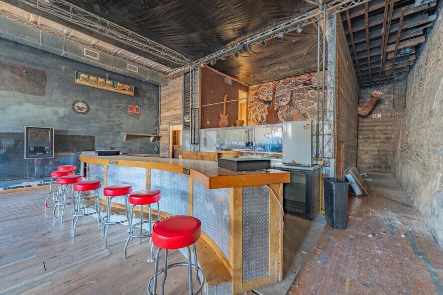 More Photos Of 4153 3rd St, Walnut Springs General Retail For Sale