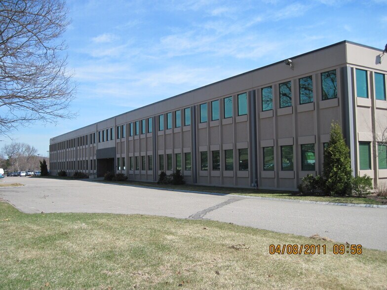 More Photos Of 500 Turnpike St, Canton Office For Lease