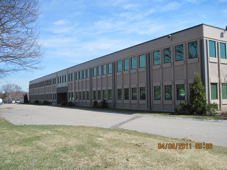 More Photos Of 500 Turnpike St, Canton Office For Lease