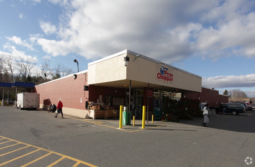 Primary Photo Of 88 W Park St, Lee Storefront Retail Office For Sale