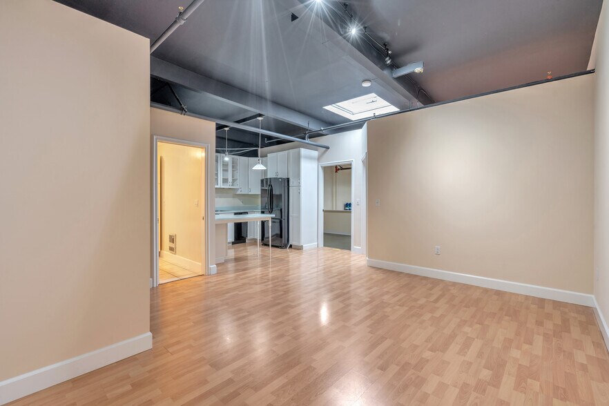 More Photos Of 74 Digital Dr, Novato Warehouse For Sale
