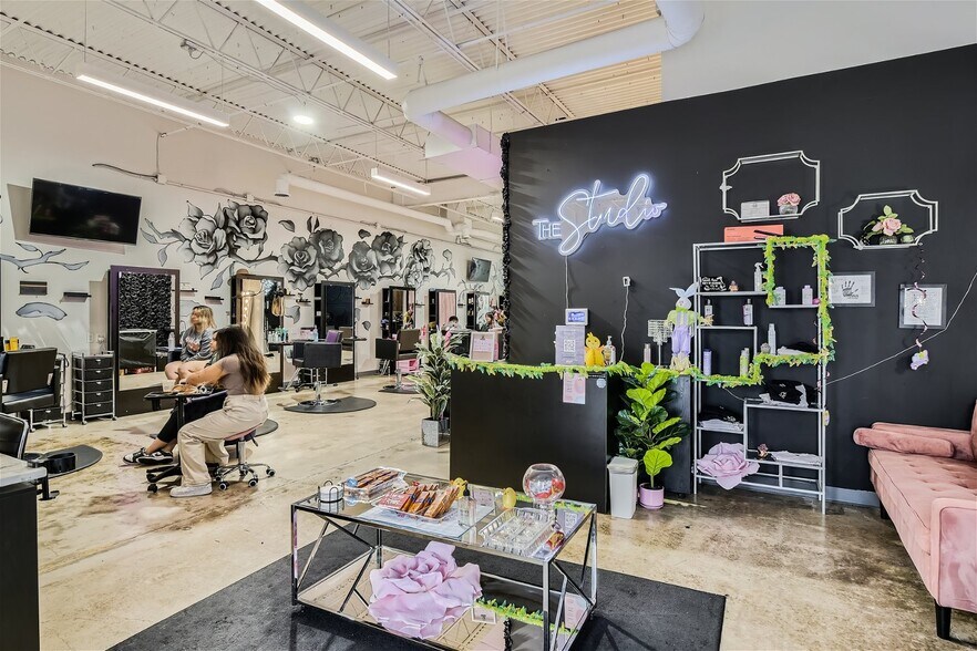 More Photos Of 2529 Weisenberger St, Fort Worth General Retail For Lease