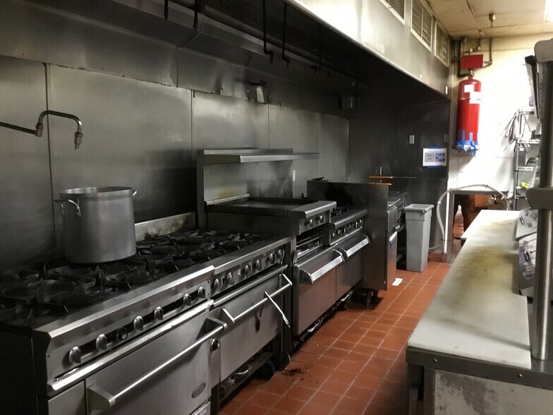 More Photos Of 414-416 W 4th St, Santa Ana Office For Sale