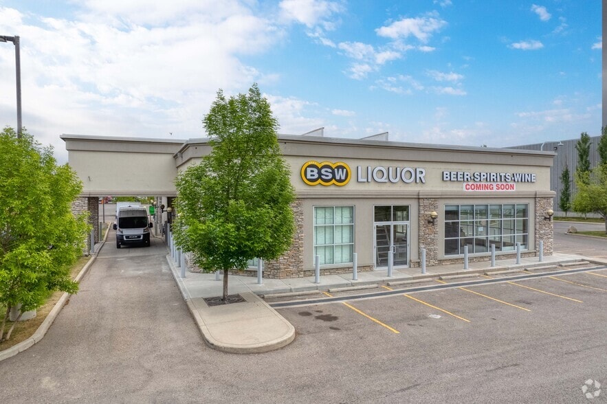 More Photos Of 5303 68th Ave SE, Calgary Freestanding For Lease