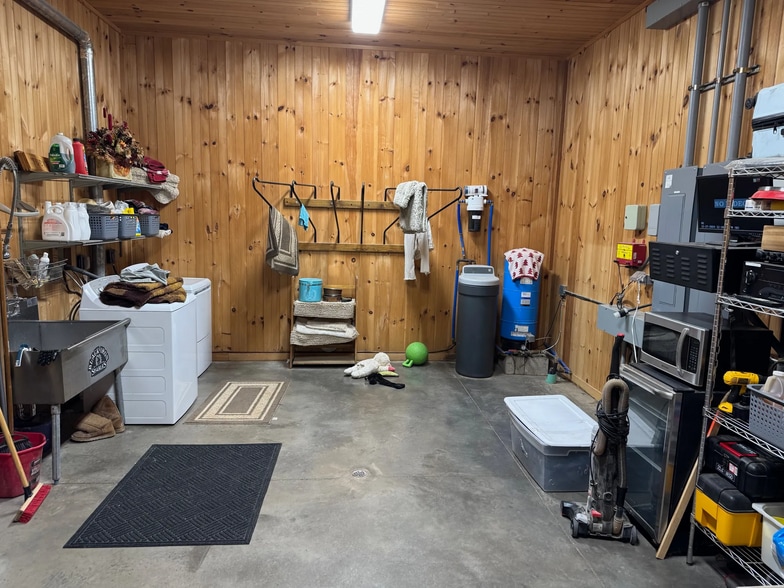 More Photos Of 115 Hilltop Dr, Phoenix Sports And Entertainment For Sale