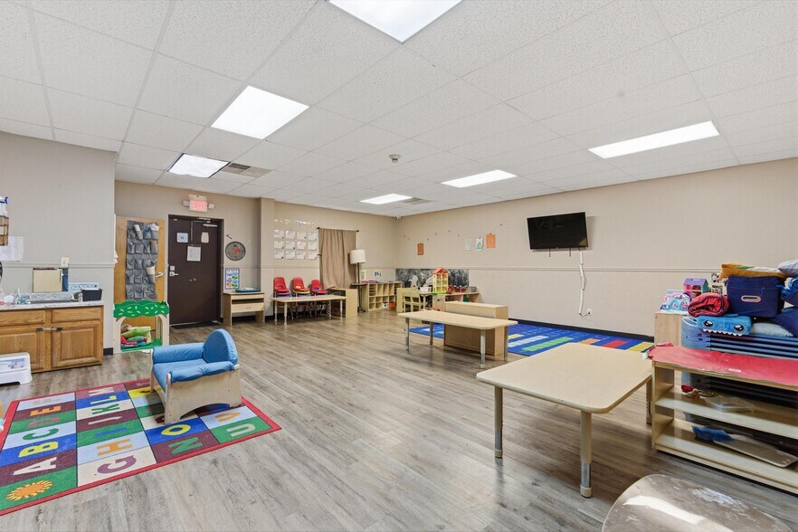 More Photos Of 1600 Alex Dr, Wilmington Daycare Center For Sale