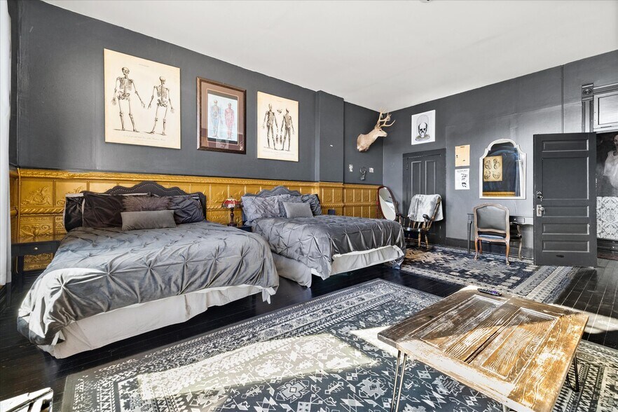 More Photos Of 301 Victor Ave, Victor Hotel For Sale