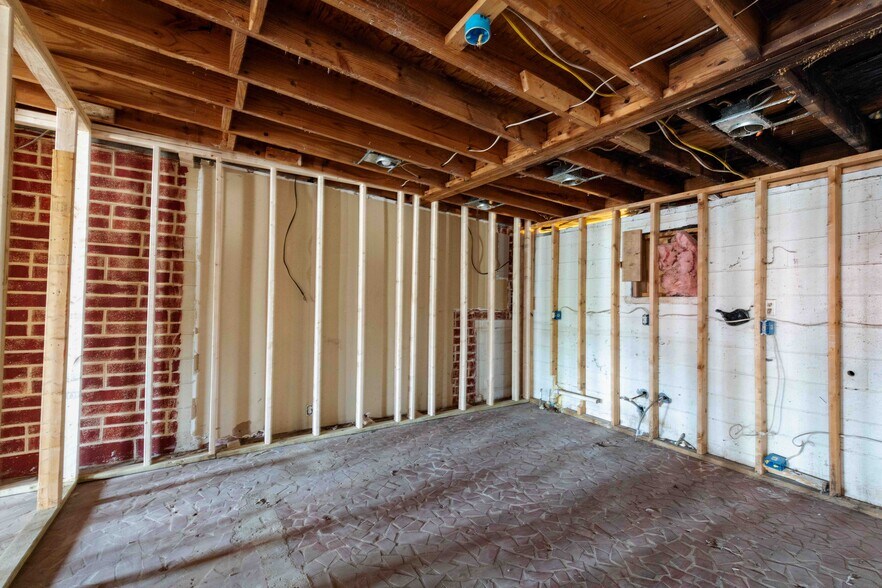 More Photos Of 8 2nd St, Aragon Apartments For Sale