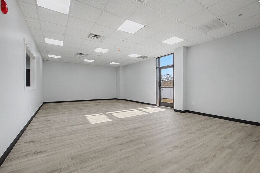 More Photos Of 207 Iris Dr, Hendersonville Daycare Center For Sale