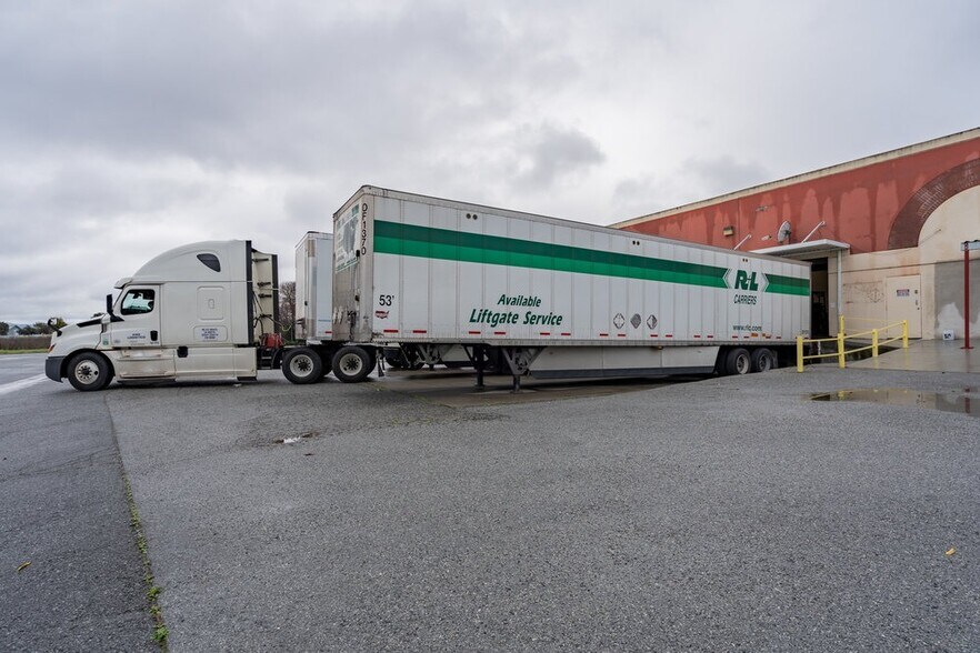 More Photos Of 255 Apollo Way, Hollister Warehouse For Lease