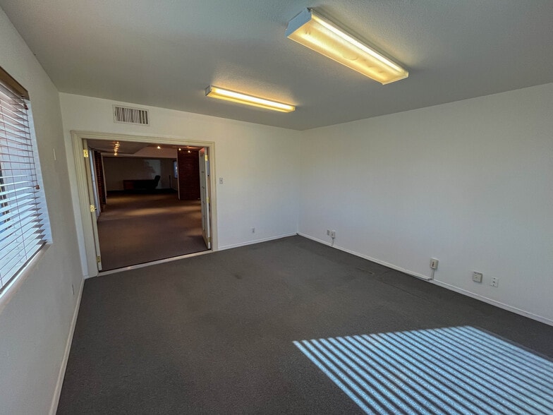 More Photos Of 9609 Comanche Rd NE, Albuquerque Office For Sale