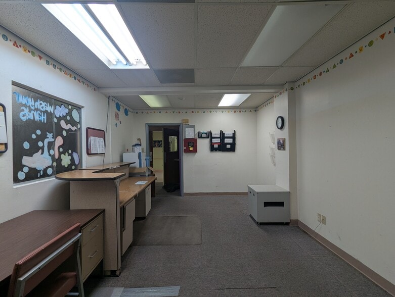 More Photos Of 715 Orleans St, Beaumont Office For Sale