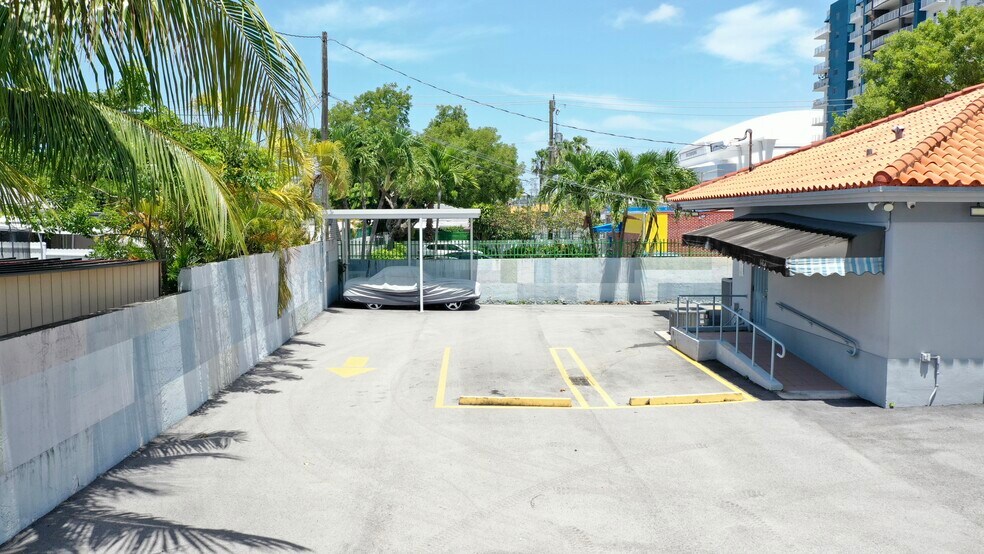 More Photos Of 1831 NW 7th St, Miami Medical For Lease