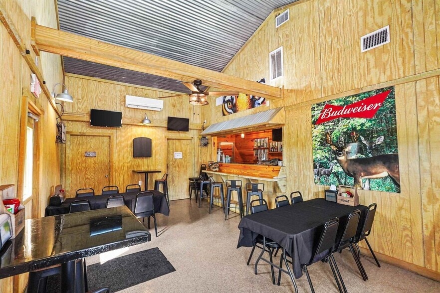 More Photos Of 8320 Highway 308, Lockport Restaurant For Lease