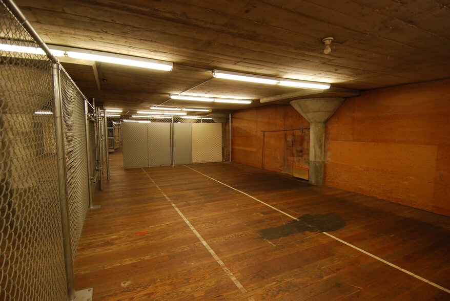 More Photos Of 865-867 Isabella St, Oakland Warehouse For Lease