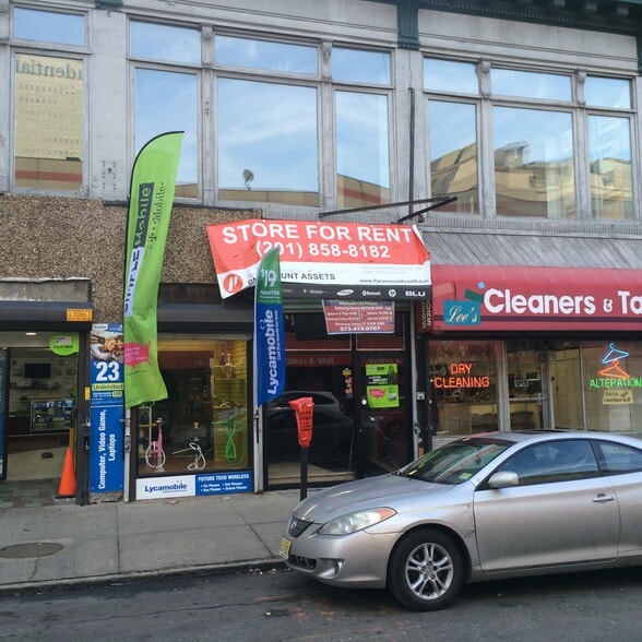 Primary Photo Of 2-14 Branford Pl, Newark Storefront Retail Office For Lease