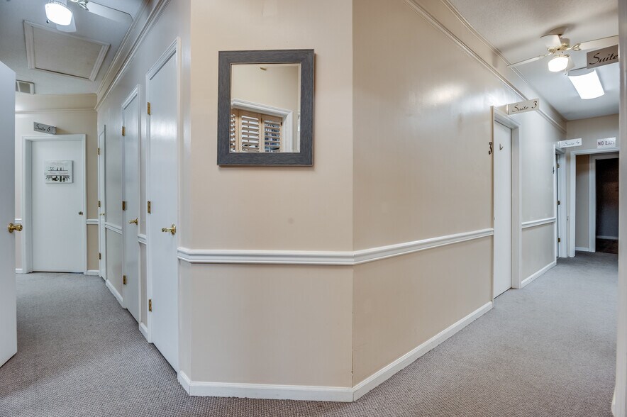 More Photos Of 411 Western Blvd, Jacksonville Medical For Lease