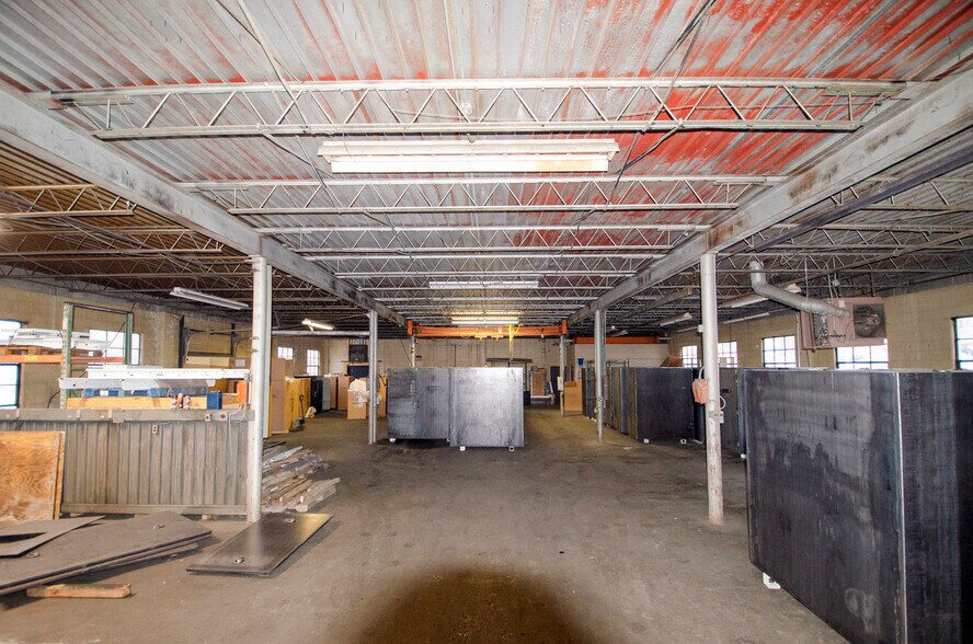 More Photos Of 1452 N National Ave, Springfield Warehouse For Sale