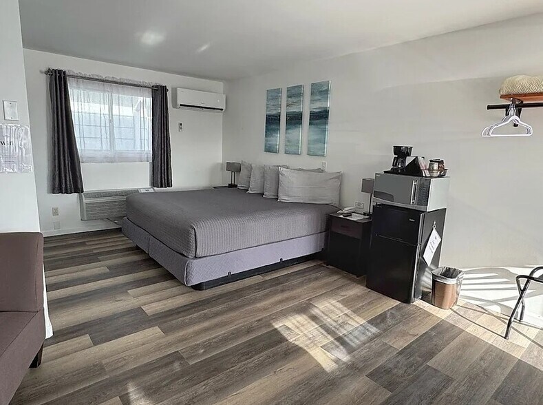 More Photos Of 6100 M-68 Hwy, Indian River Hotel For Sale