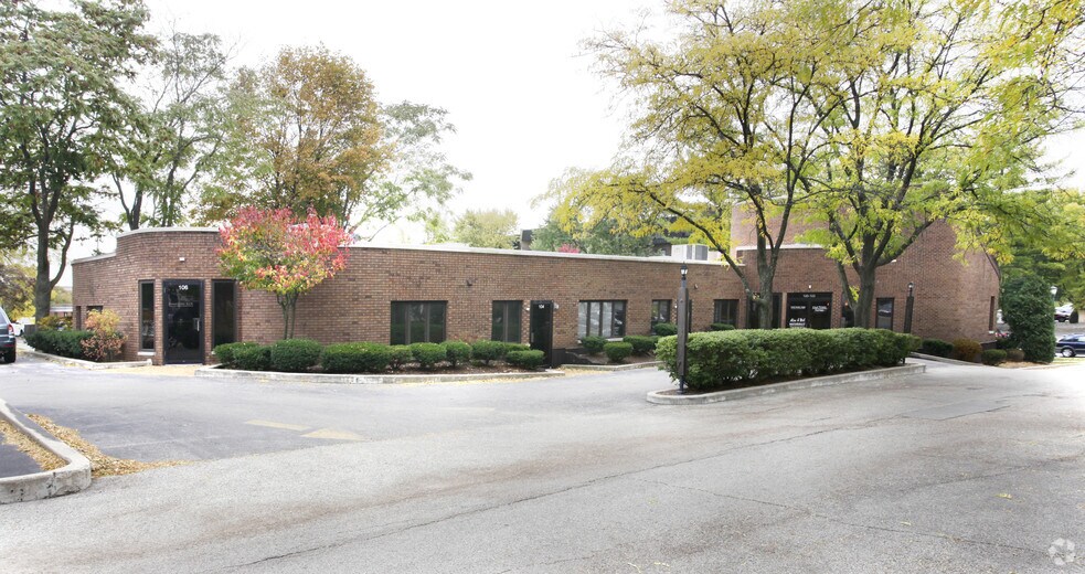More Photos Of 150 E Cook Ave, Libertyville Office For Lease