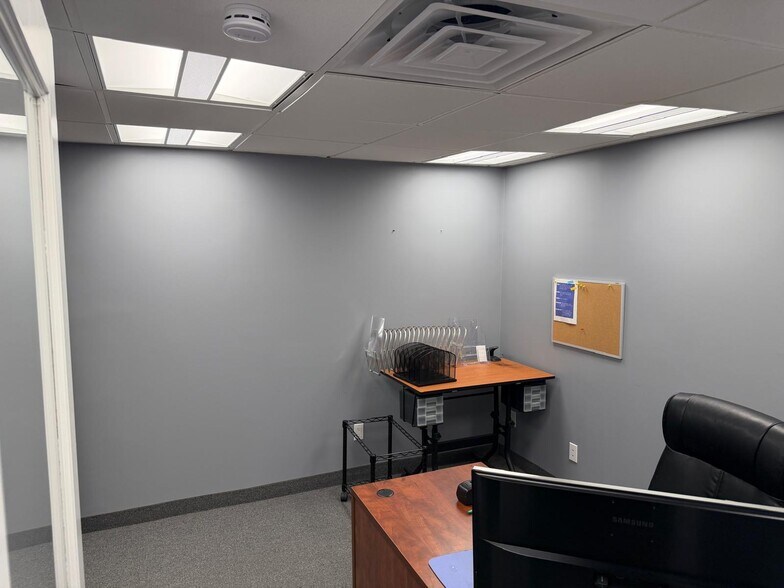 More Photos Of 2 Stowe Rd, Peekskill Medical For Lease