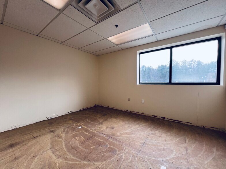 More Photos Of 190-200 Pleasant St, Rockland Manufacturing For Lease