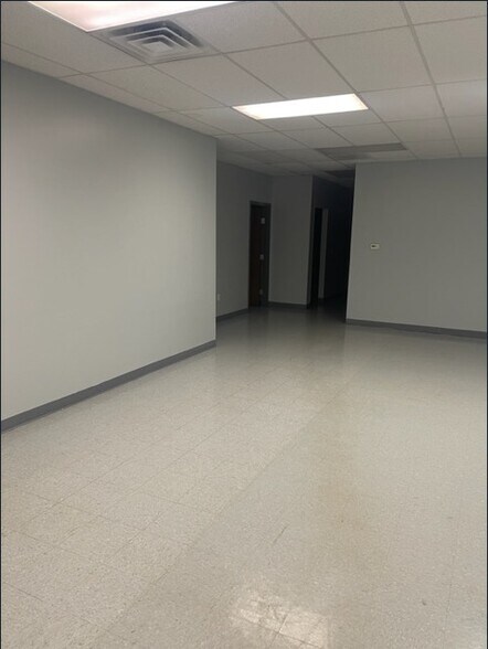 More Photos Of 244 Olive St, South Bend Light Manufacturing For Lease