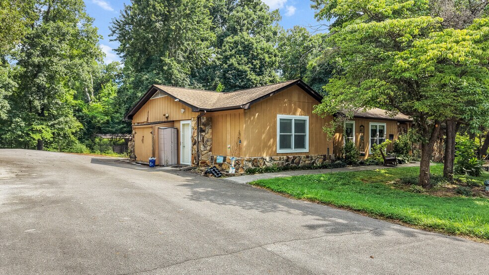 More Photos Of 11749 Snyder Rd, Knoxville Daycare Center For Sale