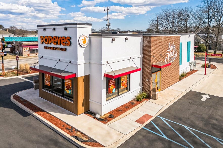 More Photos Of 4236 Edgmont Ave, Brookhaven Restaurant For Sale