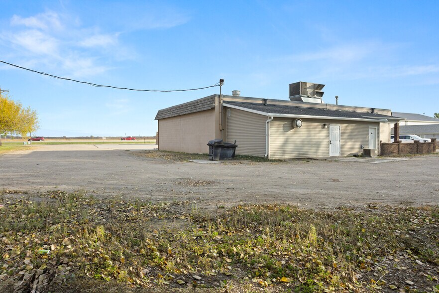 More Photos Of 205 1st St SW, Glyndon Restaurant For Sale