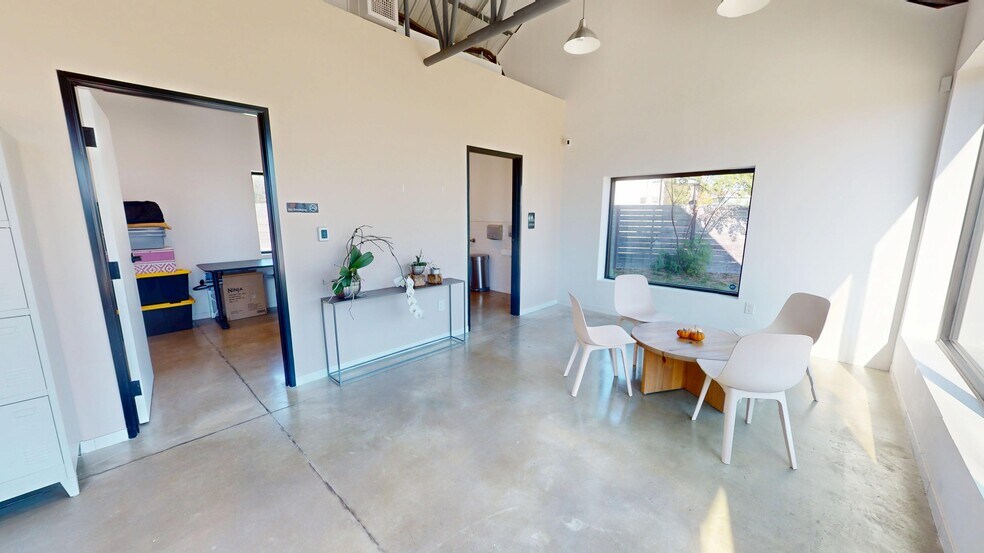 More Photos Of 1152 Webberville Rd, Austin Storefront Retail Office For Sale