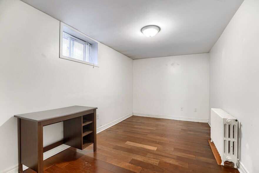 More Photos Of 4 Oriole Gdns, Toronto Apartments For Sale