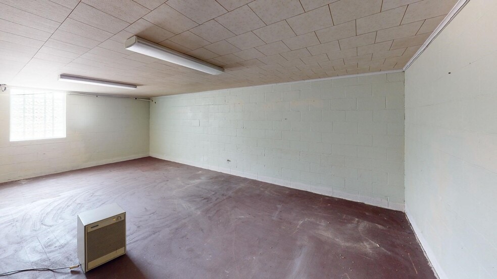 More Photos Of 267 Davis St, Huntington Religious Facility For Sale