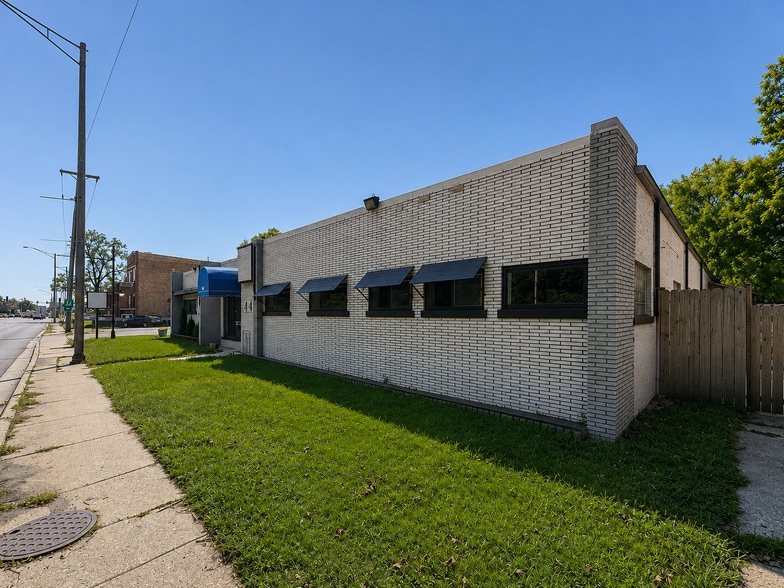 More Photos Of 44 W Lincoln Hwy, Chicago Heights Office For Lease