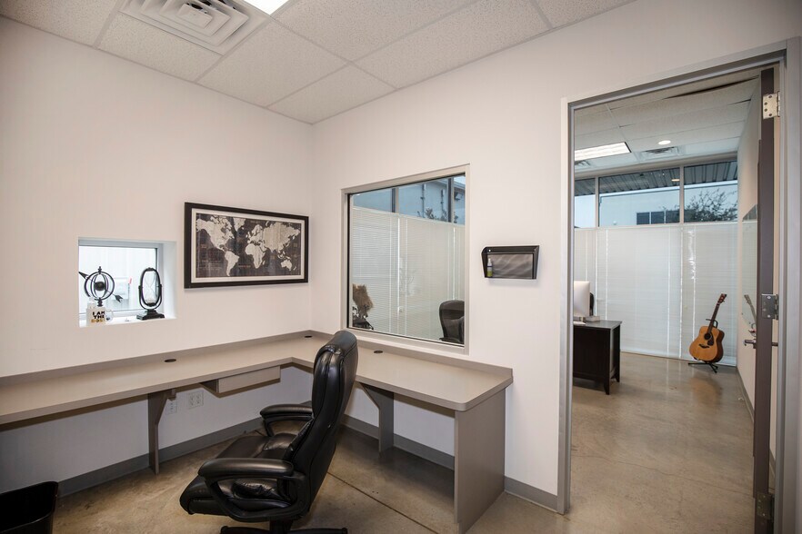 More Photos Of 145 Magellan Cir, Webster Light Distribution For Sale