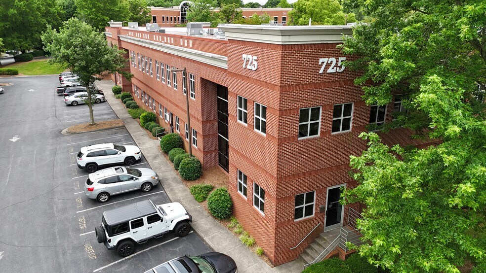 More Photos Of 725 Highland Oaks Dr, Winston-Salem Medical For Lease