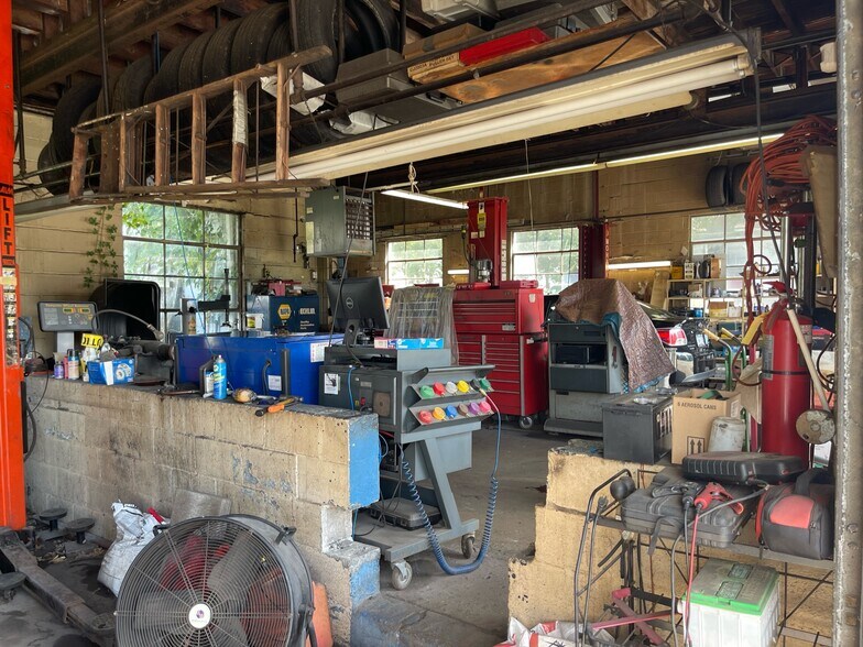 More Photos Of 2400 Ligonier St, Latrobe Auto Repair For Sale