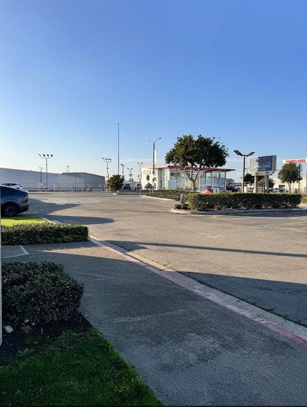 More Photos Of 13902 Harbor Blvd, Garden Grove Warehouse For Sale