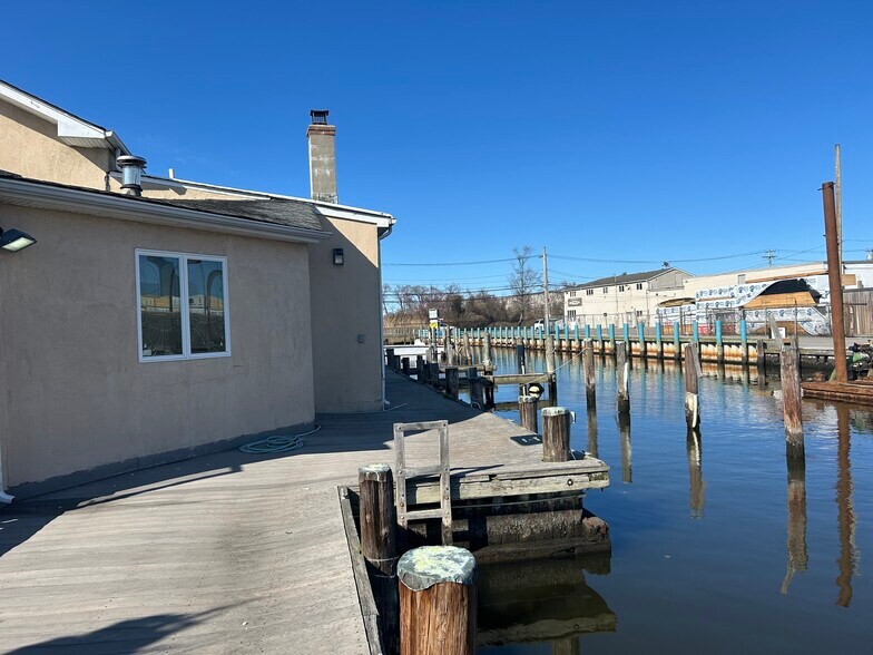 More Photos Of 9 Degnon Blvd, Bay Shore Office For Sale