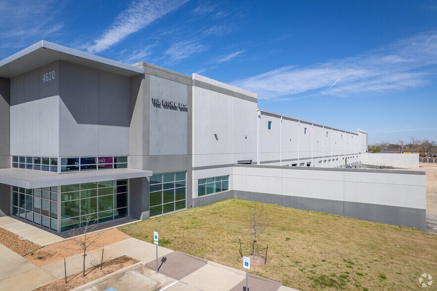 More Photos Of 4670 S Sam Houston Pky W, Houston Warehouse For Lease