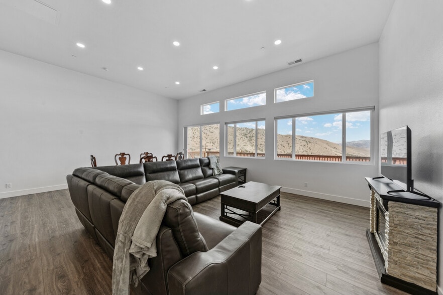 More Photos Of 1929 US-395, Gardnerville Apartments For Sale