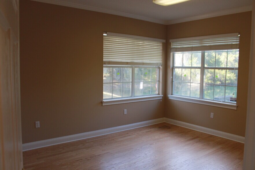 More Photos Of 6817 Southpoint Pky, Jacksonville Office For Sale