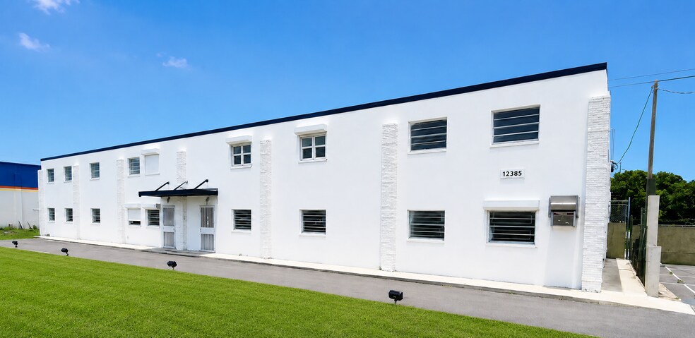 More Photos Of 12388 Starkey Rd, Largo Warehouse For Lease