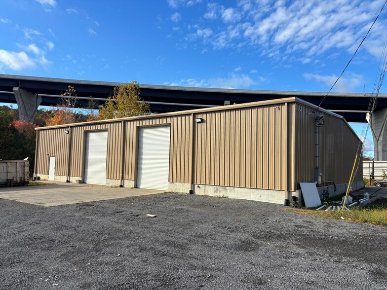 Primary Photo Of 8419 Noblestown Rd, Mc Donald Warehouse For Lease
