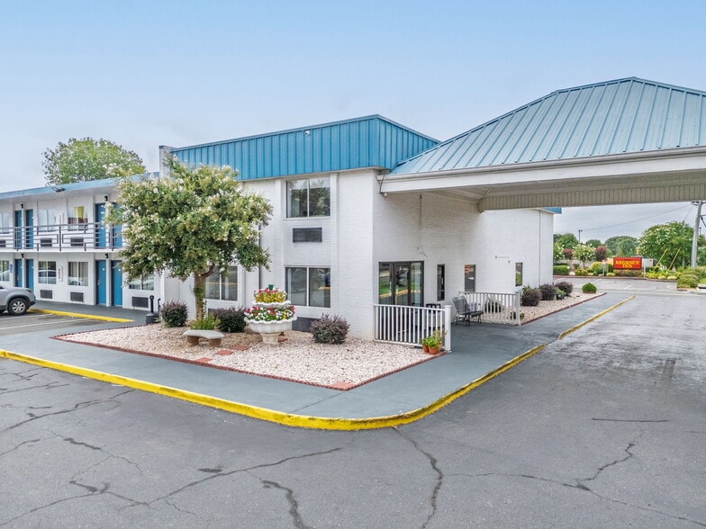 More Photos Of 962 Riverview Rd, Rock Hill Hotel For Sale