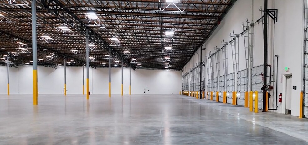 More Photos Of 1500 E Walnut Ave, Fullerton Manufacturing For Lease